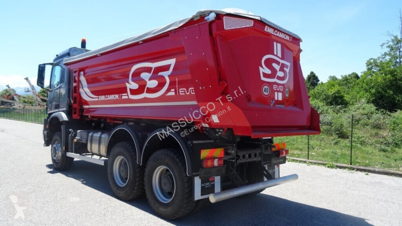 شاحنة Mercedes 3351 6x6
