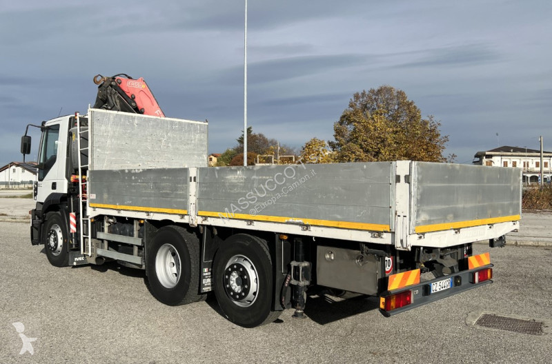 شاحنة Iveco 350 6X2
