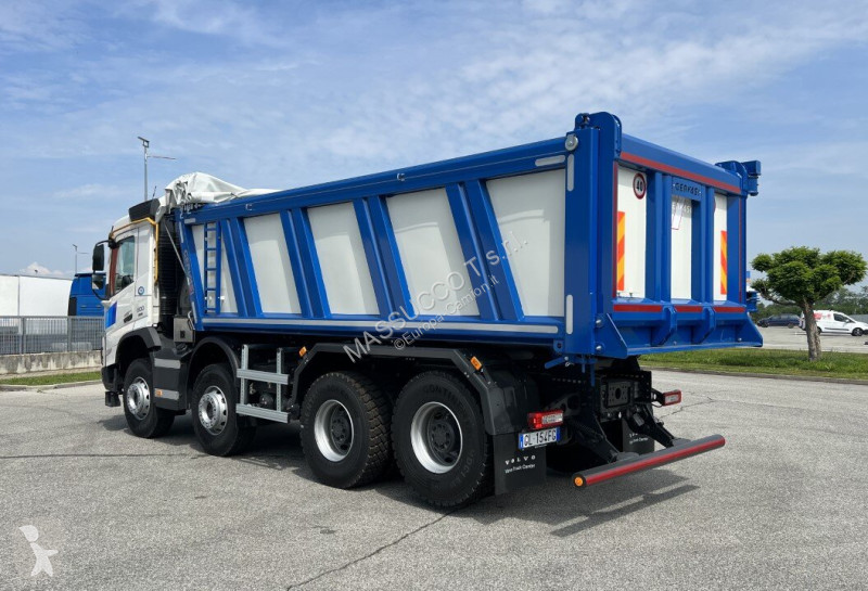 شاحنة Volvo FMX 500  8X4