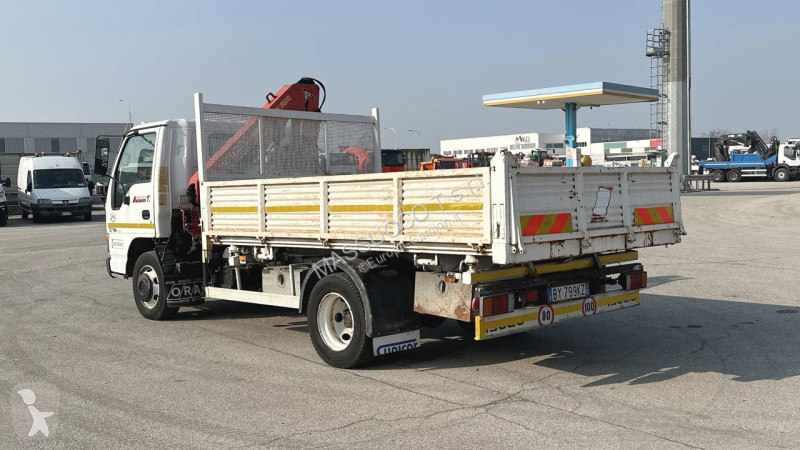 شاحنة Isuzu NQR75 4X2