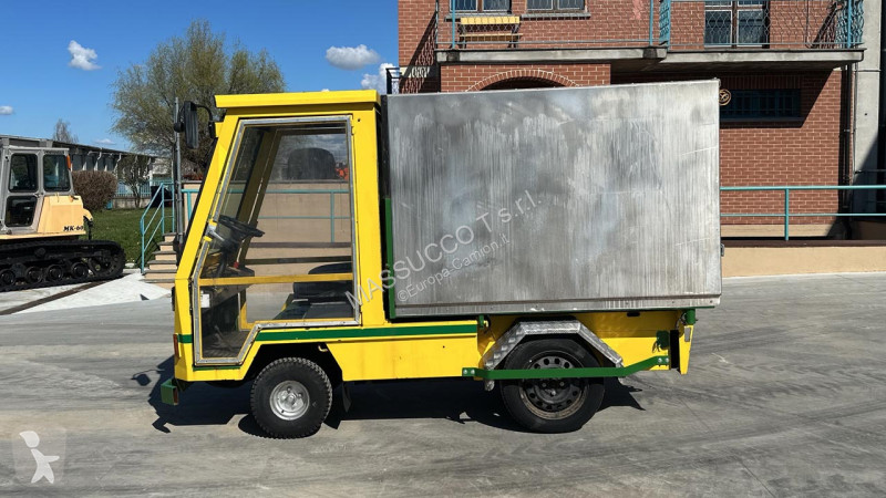 شاحنة Schmitz Cargobull MK 1700E 4X2