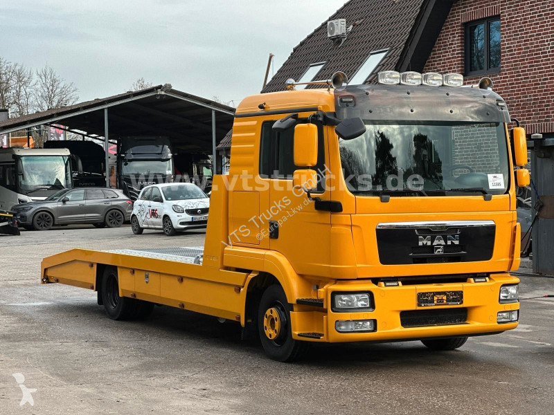 شاحنة MAN 8.220 4x2 Autotransporter 7,5 t.
