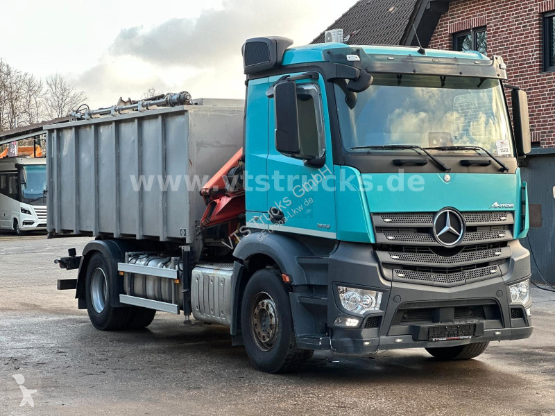شاحنة Mercedes 1833 L 4x2...