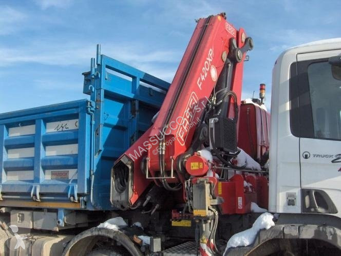 شاحنة Scania P420 con Gru Fassi