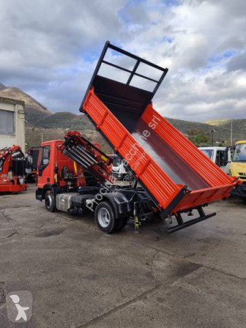 شاحنة قلابة ذات تفريغ خلفي وجانبي Iveco
