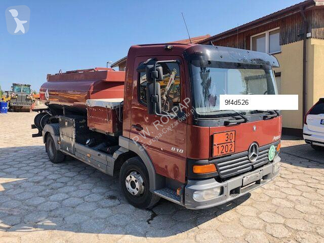 شاحنة Mercedes 818