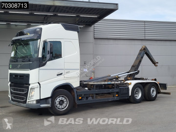 شاحنة ناقلة حاويات متعددة الأغراض Volvo