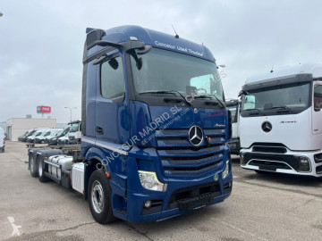 Mercedes chassis truck