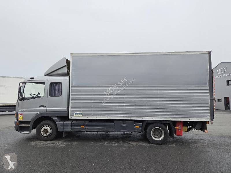 شاحنة Mercedes 923