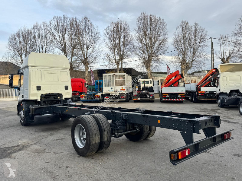 شاحنة Iveco EUROCARGO 180E28