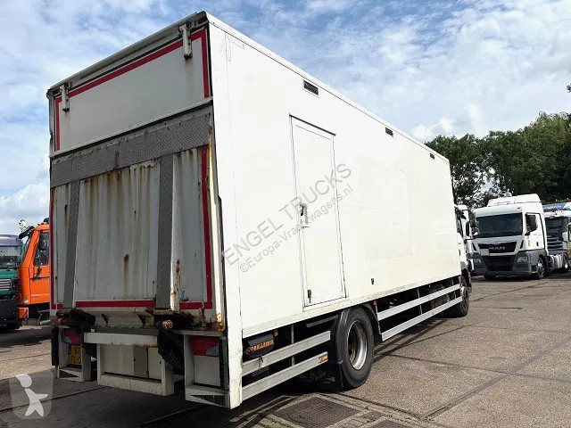 شاحنة MAN 18.250 BL WITH PLYWOOD CLOSED BOX AND...