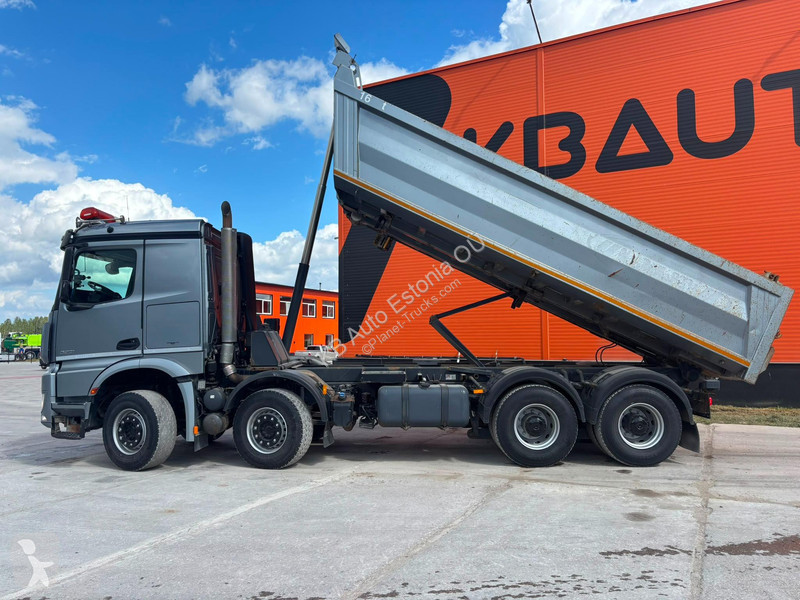 شاحنة Mercedes 3251 8x4 BOX L=6155 mm