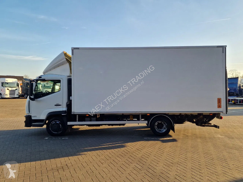 شاحنة Renault D 4x2 Box - Loadlift - Low KM -...