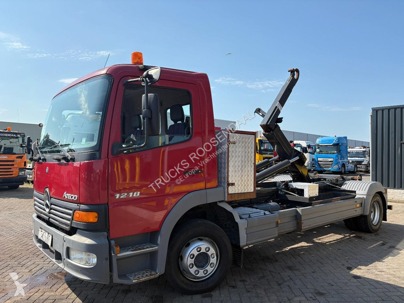 شاحنة Mercedes 1218 + HYVALIFT HOOK LIFTER...