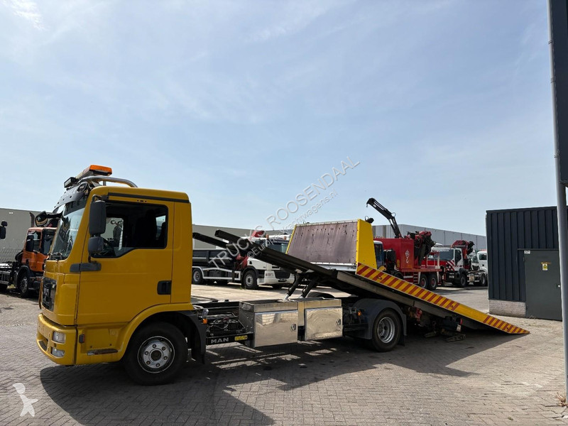 شاحنة MAN 12.220 + MANUAL + EURO 5 + WINCH +...