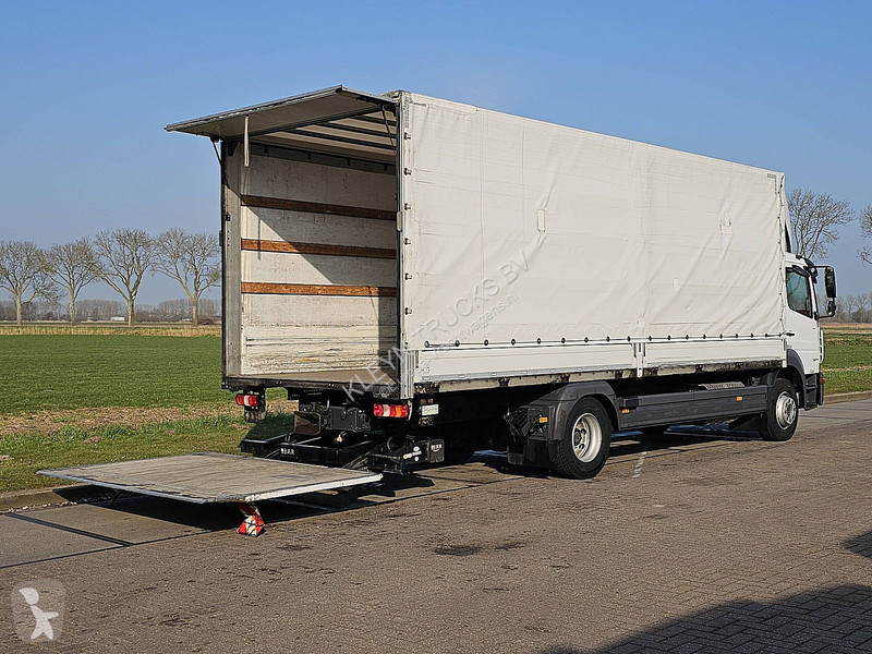شاحنة Mercedes ATEGO AIRCO TAILLIFT