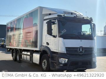 شاحنة برّاد Mercedes