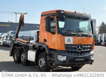 شاحنة ناقلة حاويات متعددة الأغراض Mercedes