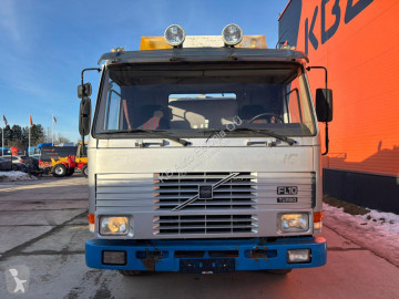 Камион цистерна Volvo
