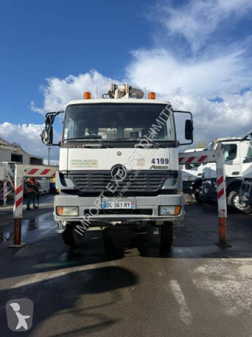 شاحنة مضخة اسمنت Mercedes