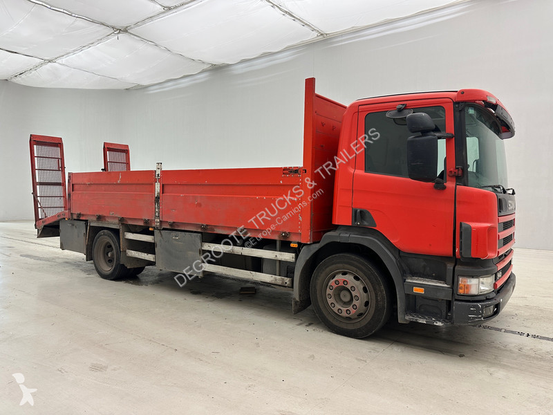 Nosič strojů Scania 94D.220