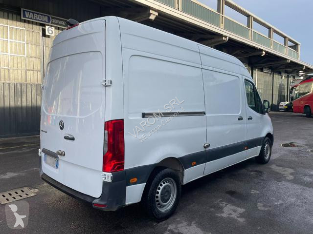 Грузовик Mercedes SPRINTER