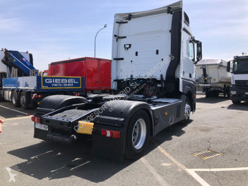 Cabeza tractora Mercedes