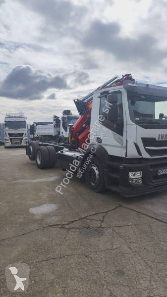 شاحنة قلابة ذات تفريغ خلفي وجانبي Iveco