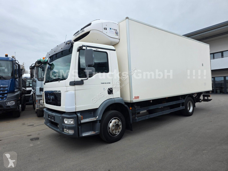 شاحنة MAN 12.250 / Frigo Rohrbahnen Fleisch Meat