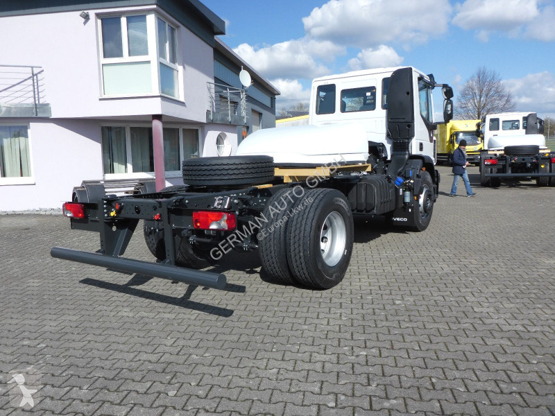 شاحنة Iveco 180E32K Radstand.3.690mm MY 26