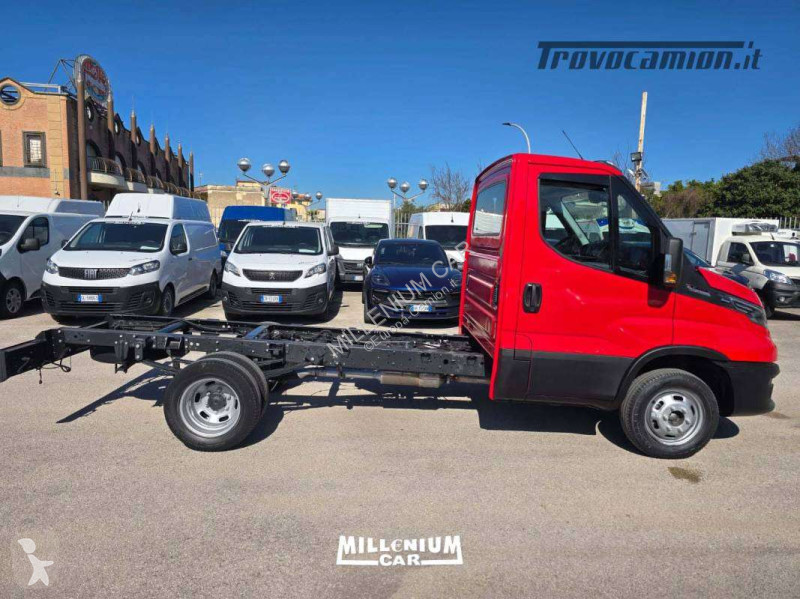 Veicolo commerciale Iveco 35-21