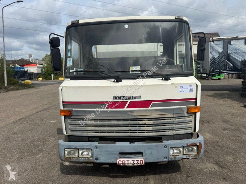 شاحنة Nissan 50-09 MANUA