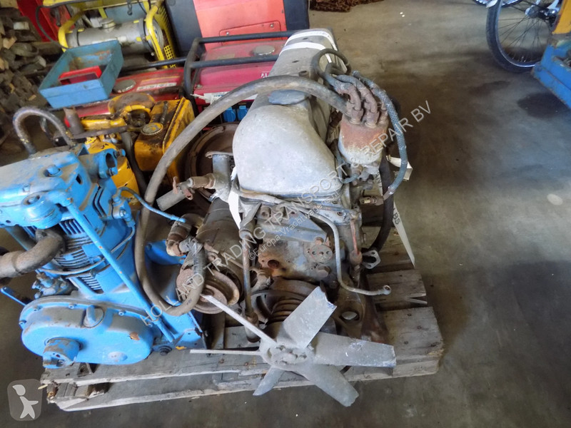Vrachtwagen Mercedes 403 motor/versnellingsbak...