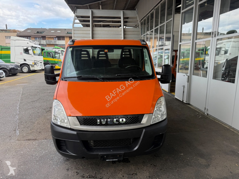 شاحنة Iveco 35c17 daily