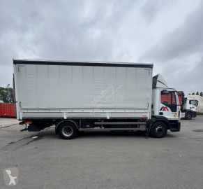 Грузовик шторный Iveco