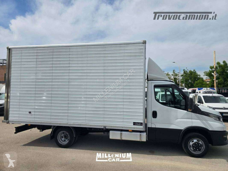 شاحنة Iveco 35-16 ANNO 2022 FURGONE 4,90