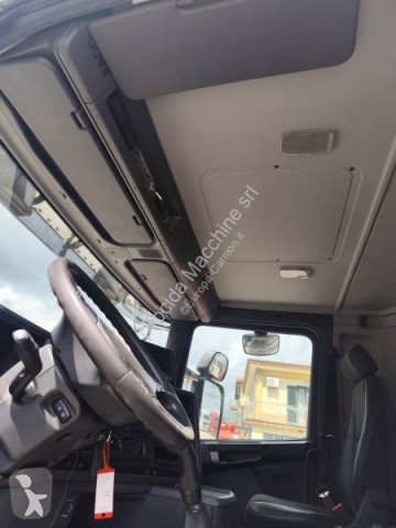 شاحنة حاملة آليات Scania