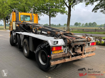 Camion porte containers Ginaf