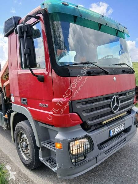 Nosič strojů Mercedes