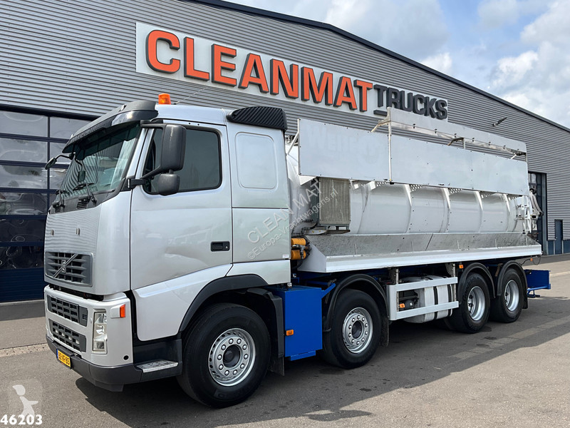 شاحنة Volvo 390 8x4 kolkenzuiger