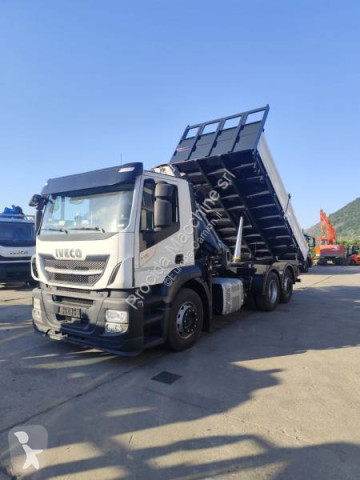 شاحنة قلابة ذات تفريغ خلفي وجانبي Iveco