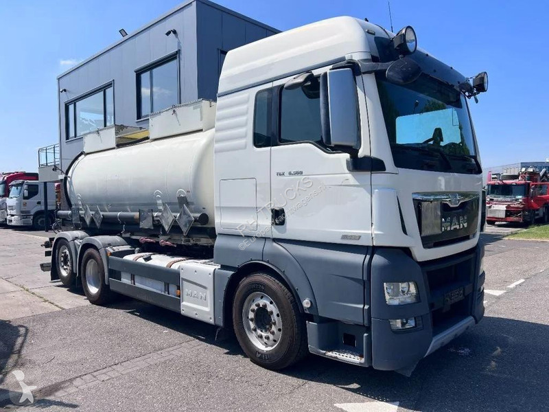 شاحنة MAN 26.560 6X2 EURO 6 - 11.500L VACUUM...