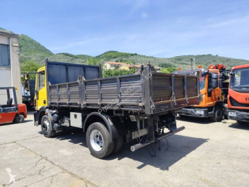 شاحنة قلابة ذات تفريغ خلفي وجانبي Iveco