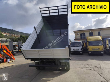 شاحنة قلابة ذات تفريغ خلفي وجانبي Iveco