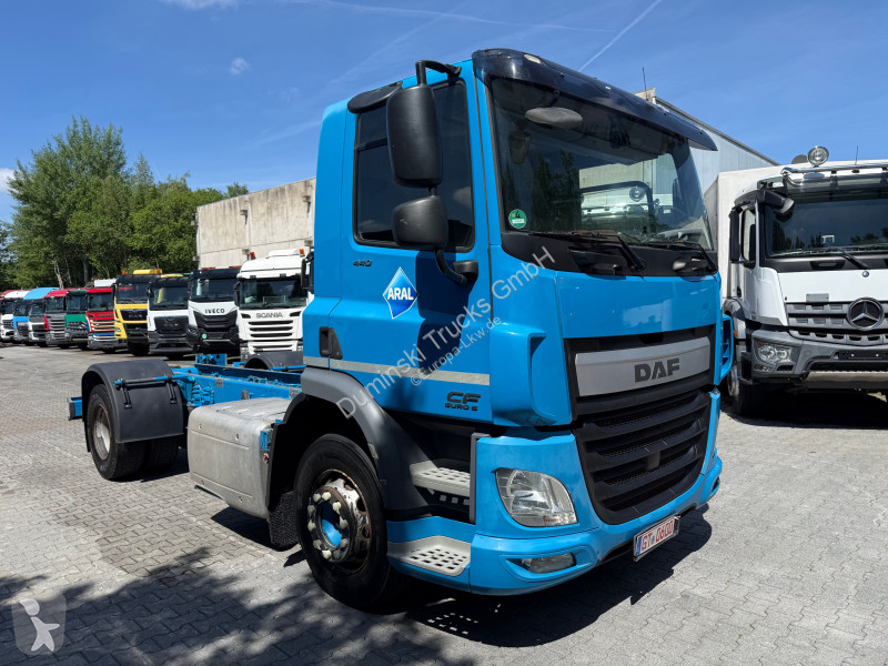 شاحنة DAF CF440 4X2