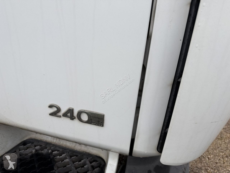 شاحنة Renault 240