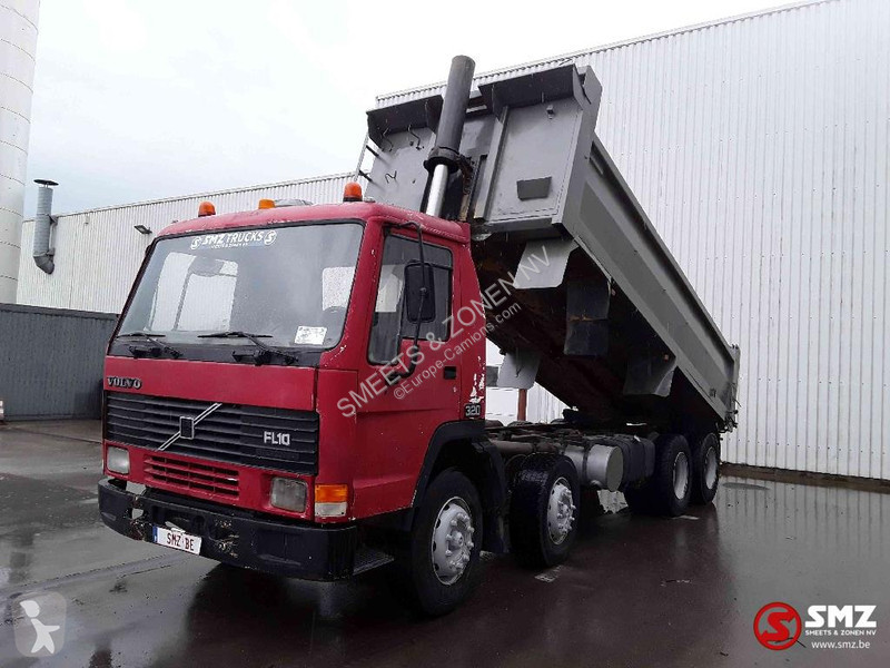 شاحنة Volvo 320 8x4
