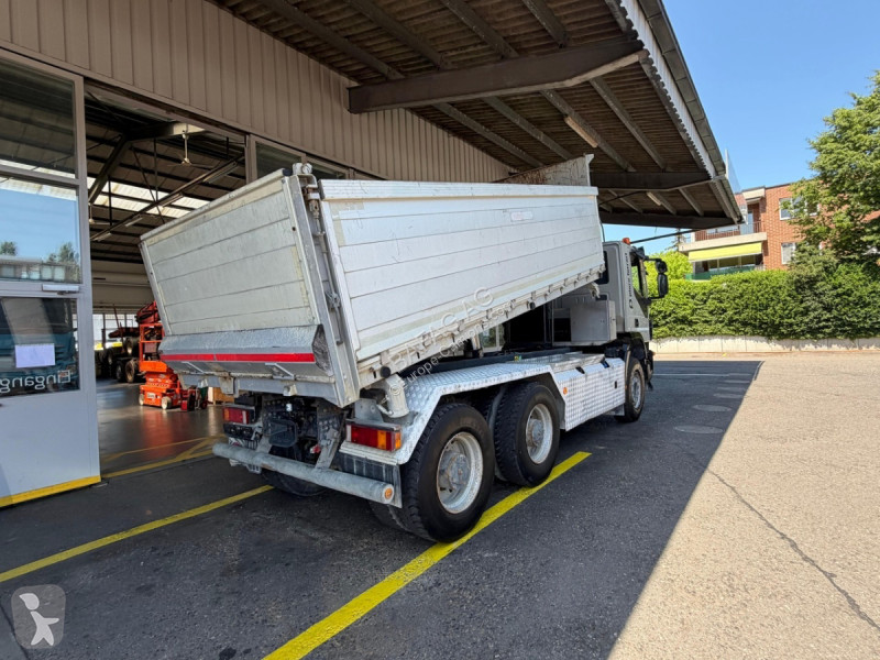 شاحنة Iveco 260t45 trakker