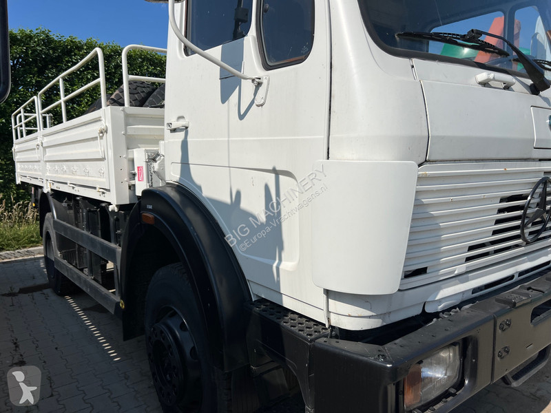 شاحنة Mercedes 4X4 ex army reconditioned white...