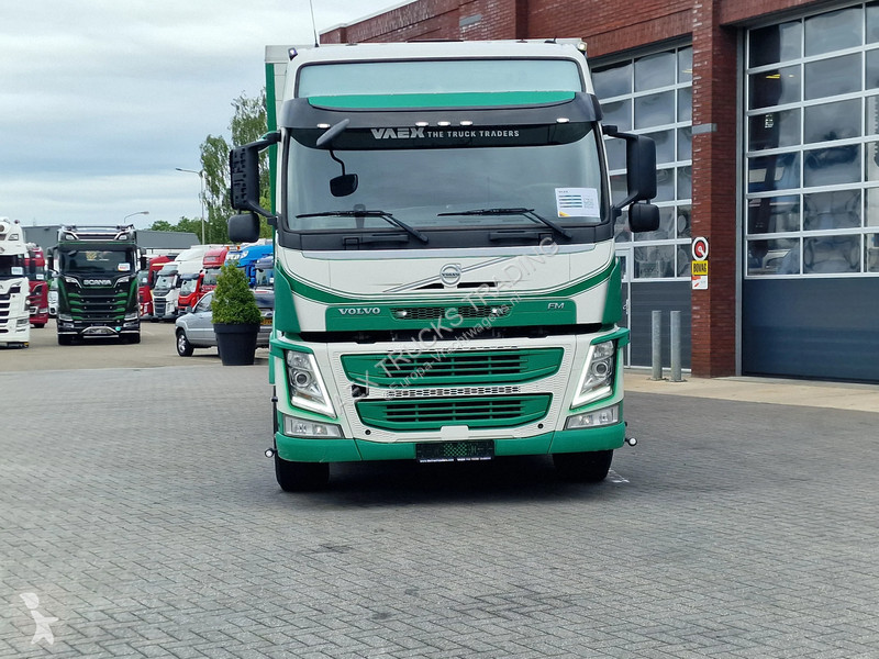 شاحنة Volvo Globetrotter 6x2*4 - Livestock -...